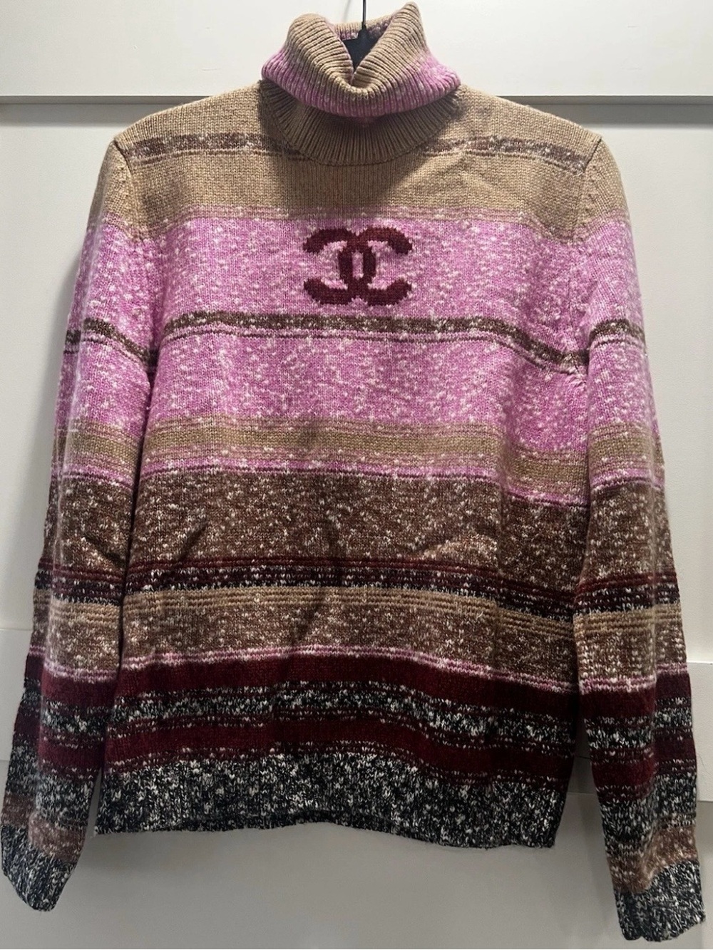 CHANEL 24N Coco Neige Striped CC Logo Turtleneck Knit Sweater Pink/Beige FR36